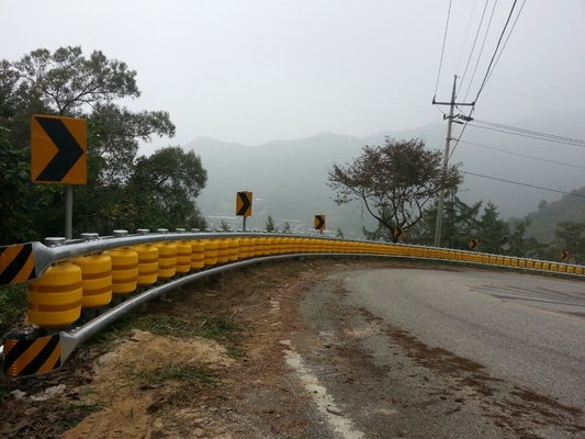 خرید High Corrosion Resistance Highway Guardrail Roll Forming Machine for Highways Construction Sites online manufacture