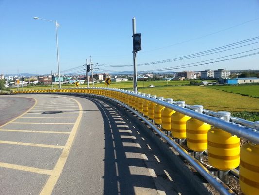 خرید International Level 4 Rolling Guardrail Barrier Including 85 MICRO Zinc Coating and Beam Variants 1 2 3 4 5pcs for Road Safety online manufacture