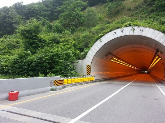 خرید 4 Meters HDG Highway Roller Barrier for Thailand Regions online manufacture