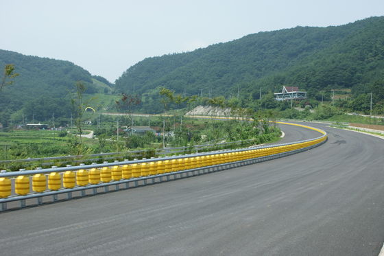 خرید موانع چرخدار مجاز سفارشی با ابریزه محافظ اندازه 50x200mm طراحی شده برای ارائه امنیت قوی و کنترل دسترسی به سایت online manufacture