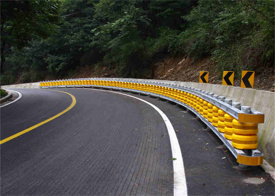 سد غلتکی ایمنی بزرگراه پلی اورتان EVA Material OEM ODM Service