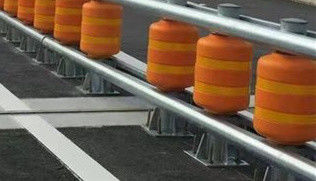 قیمت خوب Length 2000 Mm Safety Roller Barrier Yellow With Black Stripes Impact Resistant Industrial Safety Barrier for Workspaces آنلاین