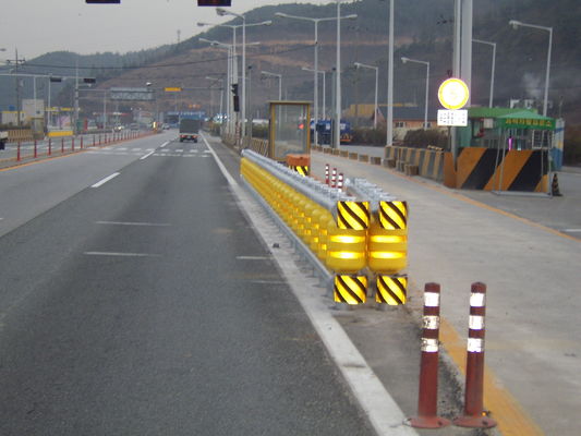 قیمت خوب Diameter 245 350 Mm Roller Size Highway Roller Barrier Providing 10 Years Lifetime and 300 Meters Day Output for Roadway Safety آنلاین