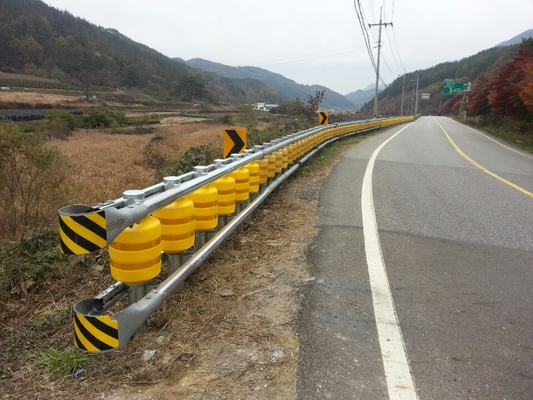 Good price Superior Performance Roller Crash Barrier with Double Buckets or Single Bucket and JT/T281-2007 Standard آنلاین